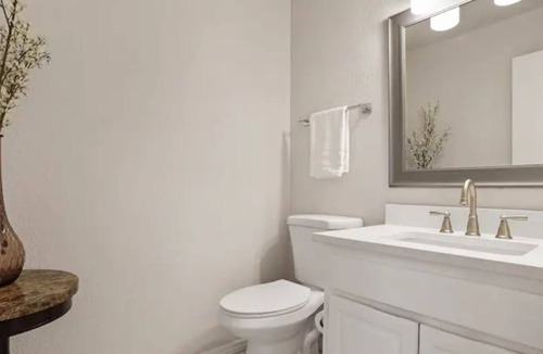 El Paso House | This is The Lynn in the Heart of Kern