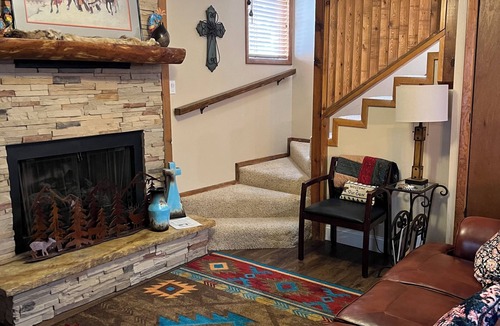 Ruidoso Condo | This Ruidoso condo is located in the picturesque Sierra Blanca mountains.