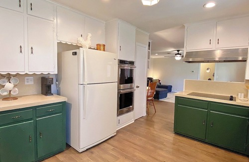 College Station House | Three Bedroom ~ 8 Mins to A&M ~ Quiet Neighborhood