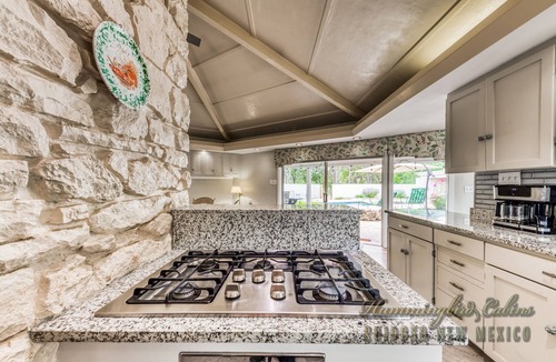 Ruidoso Downs House | Tiger by the Tail Pets OK | Casita & Courtyard Oasis w/Heated Pool