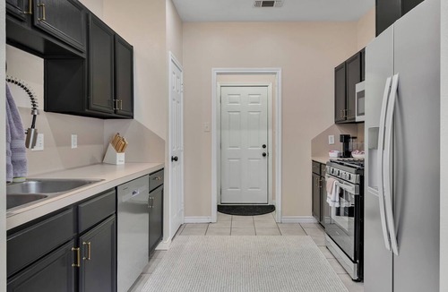 College Station House | TikTok: Walk to Texas A&M Campus, Sleep 8, 3BR/3BA