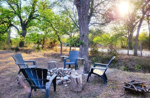 Rio Frio Cabin | TJ`s Escape *HUGE* Landmark Oak Tree *1mile2river*