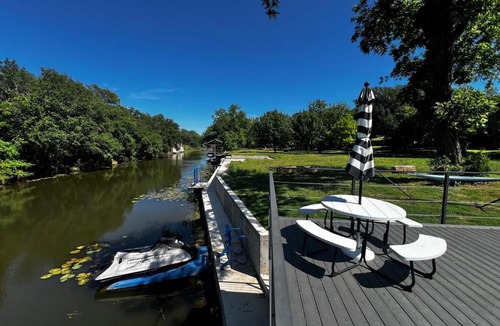 Horseshoe Bay Villa | Top Rated Pecan Paradise in HSB Waterfront Fishing