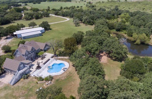 Valley View House | Towering Oaks event and retreat center-both lodges