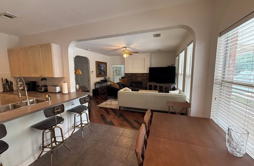 Scofield Farms House | Tranquil 4-Bedroom - Private Pool & Greenbelt Views – Comfortable Family Escape