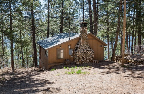 Bayfield Cabin | TreeHouse Cabin on Lake Vallecito - Fireplace, Porch, Hammock, Dogs OK