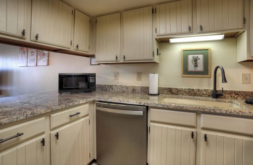 Durango Condo | Treetop Overlook | Trails, Golf, Pool & Hot Tub - Near Town