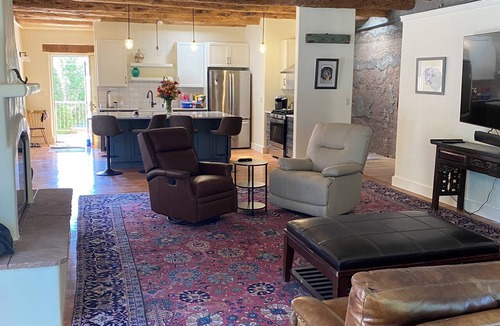 Las Vegas Apartment | Tremendous 2-bedroom apartment overlooking the Historic Plaza