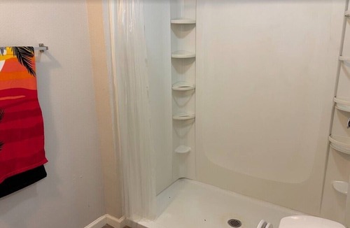 Cleveland House | Tremendous 3-bedroom house with AC in friendly Cleveland. 275