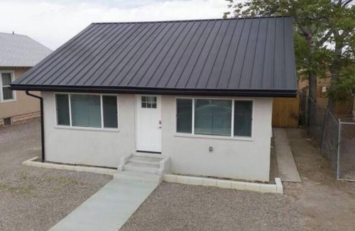 Albuquerque House | Trendy Downtown Remodel Home 2/2 w/King Beds & W/D