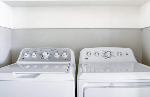 Riverside Apartment | Trendy Riverside 1BR w/ Gym & W/D, nr Lady Bird Lake, by Blueground