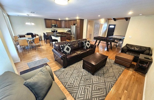 Azle House | "Twin Pines”-Lakefront House w/Boat House,Kayaks,Pdlebrd,Canoe&Over Water Swings