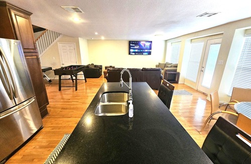 Azle House | "Twin Pines”-Lakefront House w/Boat House,Kayaks,Pdlebrd,Canoe&Over Water Swings