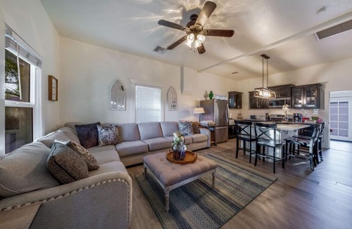 Iron Horse Historic District House | U of A/Fenced/Congress St & 4th Ave/3BR 2BA
