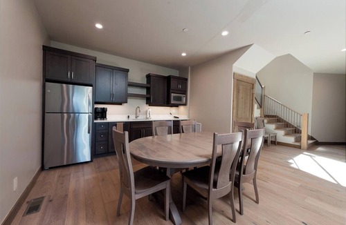 Purgatory House | Ultra Luxury Mountain Retreat on 9 Acres - 4 Miles to Purg - Views/Hot Tub/AC