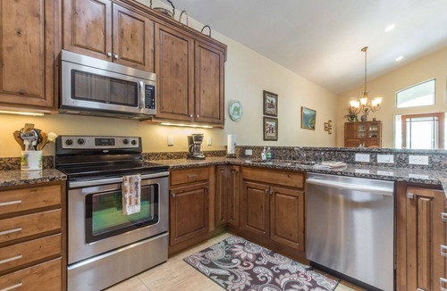 Ouray House | Unbeatable Location | Across from Ouray Hot Springs | Walk to Downtown