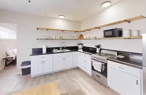 Albuquerque Apartment | Updated Apart with King Bed & In-Unit W/D