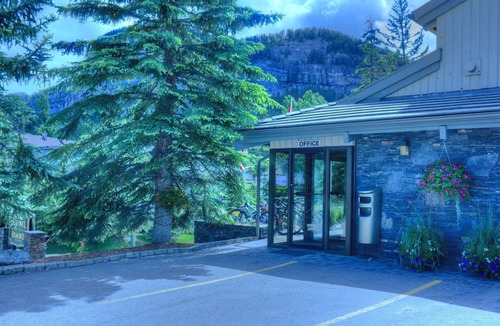 Banff Apartment | Updated Cozy + Bright Suite with Private Balcony
