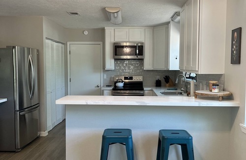 Brookeland House | Updated Rayburn Country Home with outdoor space and plenty of room to entertain.