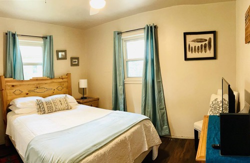 Ruidoso Cabin | UPPER CANYON CABIN with Hot Tub close to town
