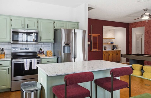 North Central Thousand Oaks House | Upscale Escape Pool, Hot Tub, Game Room, Firepit