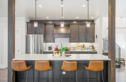 Ouray House | Upscale home in Ouray near River Trail with Air Conditioning - FIBER + KING BEDS
