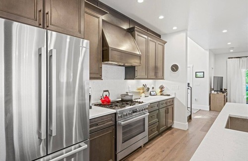 Ouray House | Upscale home in Ouray near River Trail with Air Conditioning - FIBER + KING BEDS