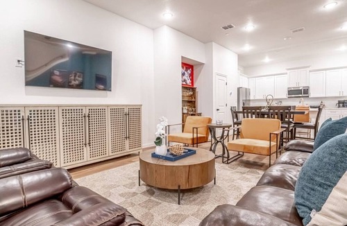 Arlington House | Upscale Home w/Free Parking + Short Walk to AT&T