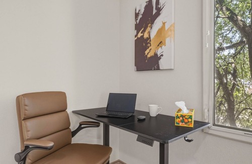 Cityplace Apartment | Uptown 2BR Katy Trail, Dining & Shops, Parking