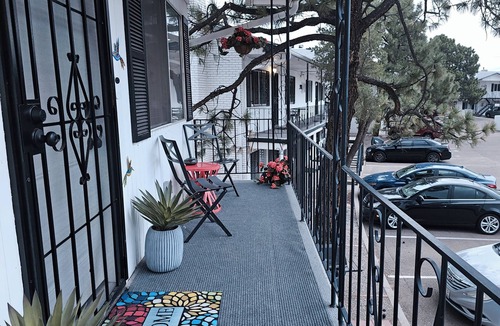 Montgomery Park Condo | Uptown ABQ Condo Near Parks & Dining