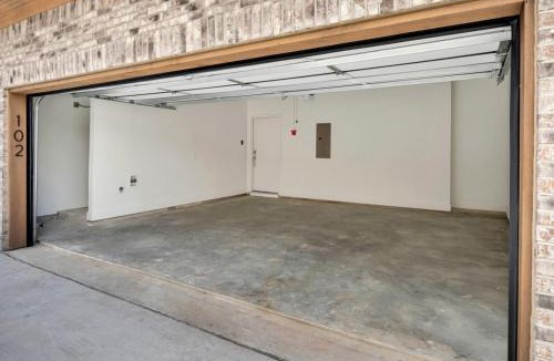 Dallas House | Uptown Escape l Stylish Stay near Downtown Dallas