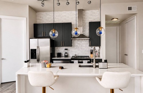 Cityplace Apartment | Uptown Luxe Stay Dallas Skyline View + Balcony