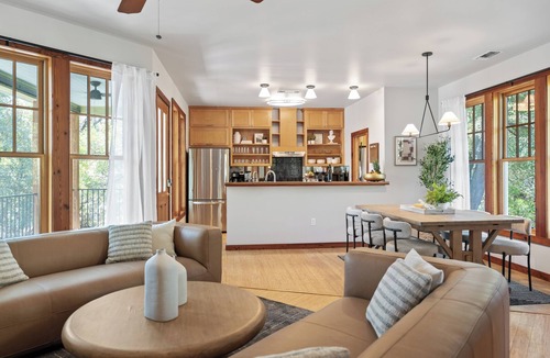 Travis Heights House | Urban Cowboy Villas - Heart of 704