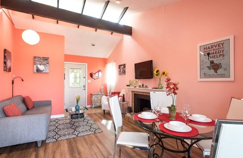 Barton Hills Condo | View, 1 King bed & sleeper; .33 mi to Barton Springs/Zilker Park, @2 mi to DT!