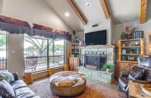 Log Cabin House | Views & Private Dock: Lakefront Eustace House!