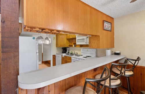 Rio Frio Villa | Villa 3: Pool & Short Walk to the Frio River
