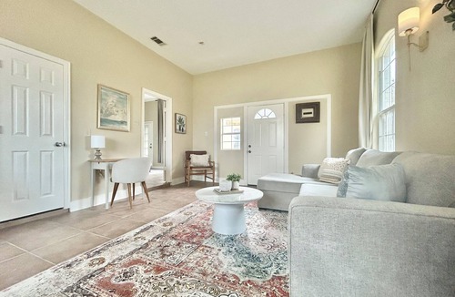 Dallas Villa | Villa Mia: Charming, Luxury Mini Villa Near Downtown, DFW, Cedar Ridge