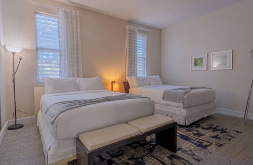 Doral Resort | Villa Verde Resort Pool Spa Gym MIA Airport
