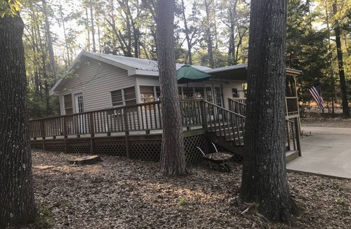 Hawkins Cabin | Vintage Cottage on Lake! Fish Camp Cabin, FREE kayak, canoe & bike use!