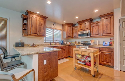 Tucson Condo | VLIA Stunning, Stylish Getaway Clouse to Everything
