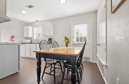 Central Arlington Apartment | Walk to AT&T! Family-Friendly 2 Queen Beds