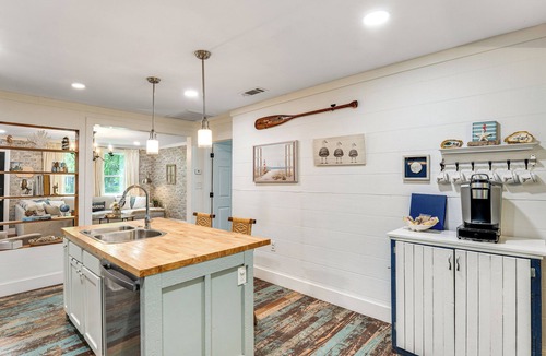 Long Mott House | Walk to Boat Ramp: Newly Remodeled Seadrift Home!