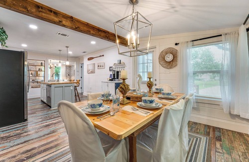 Long Mott House | Walk to Boat Ramp: Newly Remodeled Seadrift Home!