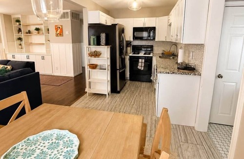 Arlington Heights House | Walk to Dickies & Will Rogers | Pet-Friendly 3BR