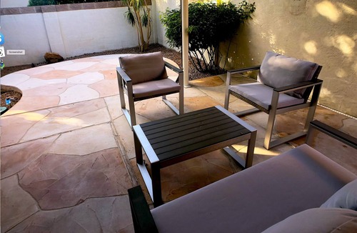 Bear Canyon House | Walk to Starbucks and Whole Foods. Enjoy Townhouse and Artwork