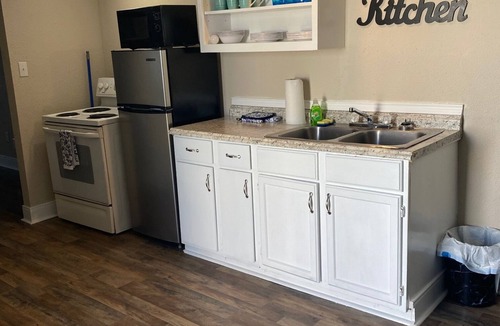Aransas Pass Cabin | Waterfront Cabin in Aransas Pass, Texas. Full kitchen! @Fin and Feather Marina