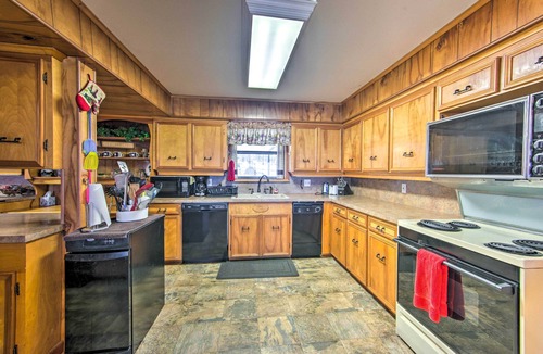 Mabank House | Waterfront Home w/Boat Dock in Gun Barrel City