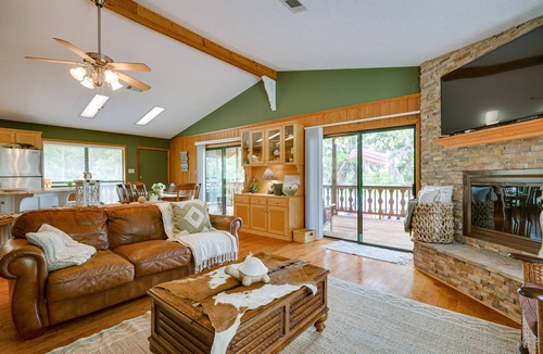 Oakhurst House | Waterfront Huntsville Home w/Private Dock & Spa