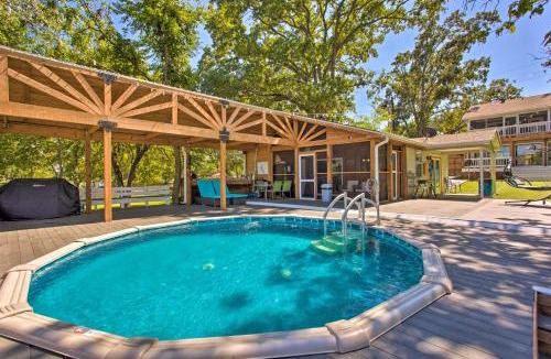 Quinlan House | Waterfront Retreat w/Dock on Lake Tawakoni!