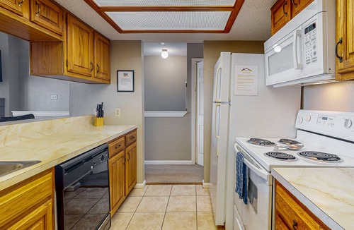 Pirates Cove House | Waterfront Townhouse with High-Speed WiFi and Central AC & Snowbird-Friendly